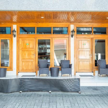 Oyo 1210 Nice Guesthouse Бандунг Экстерьер фото