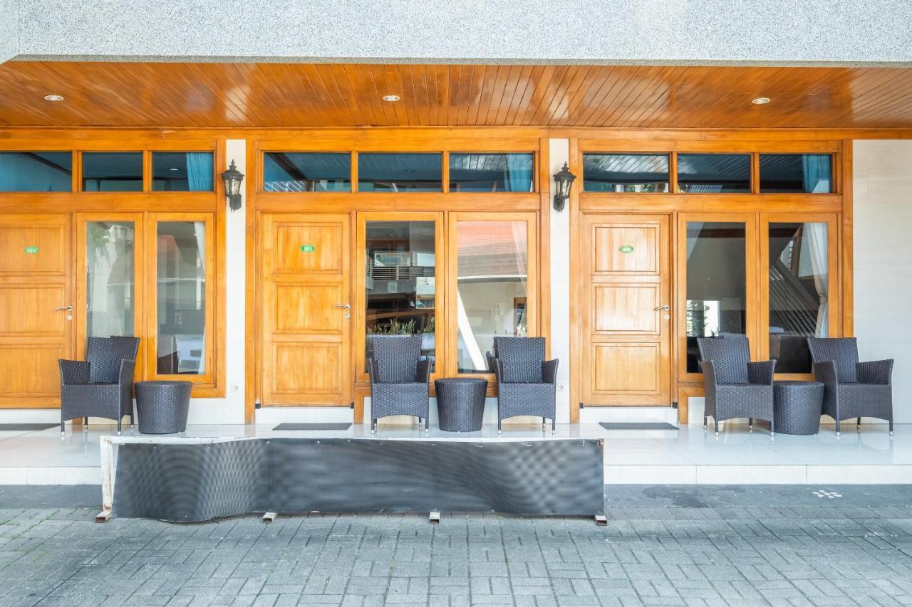 Oyo 1210 Nice Guesthouse Бандунг Экстерьер фото