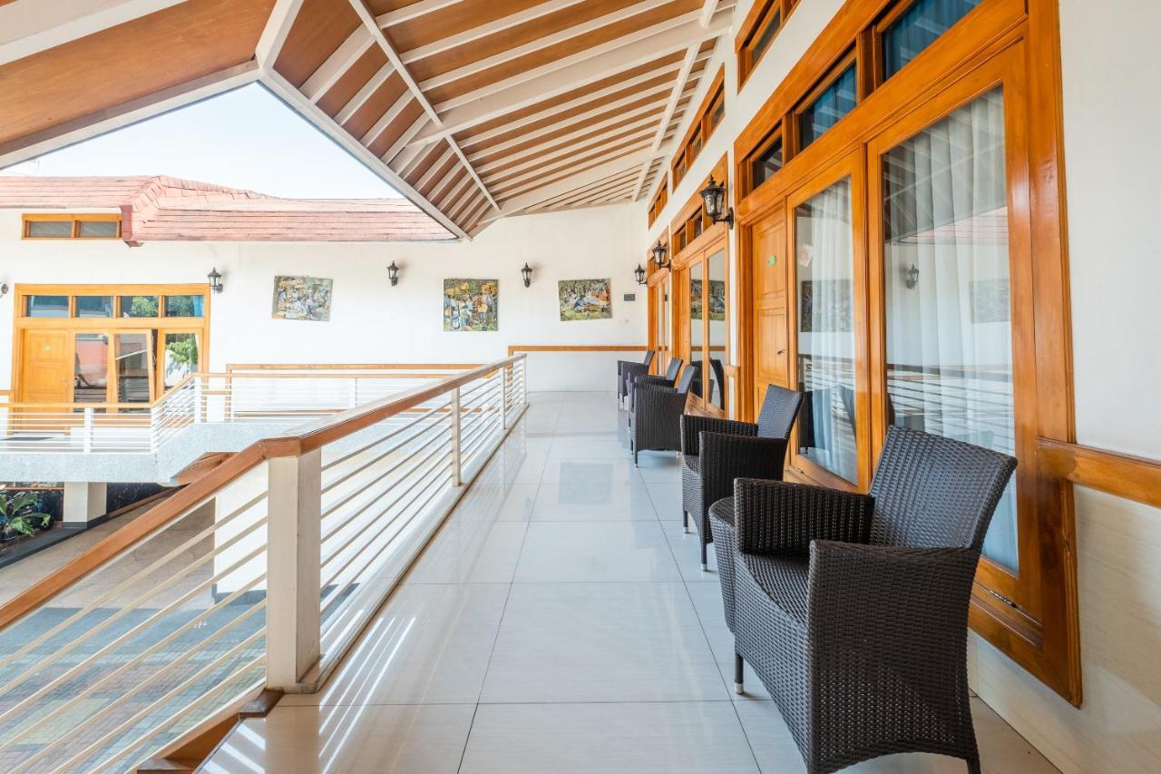 Oyo 1210 Nice Guesthouse Бандунг Экстерьер фото