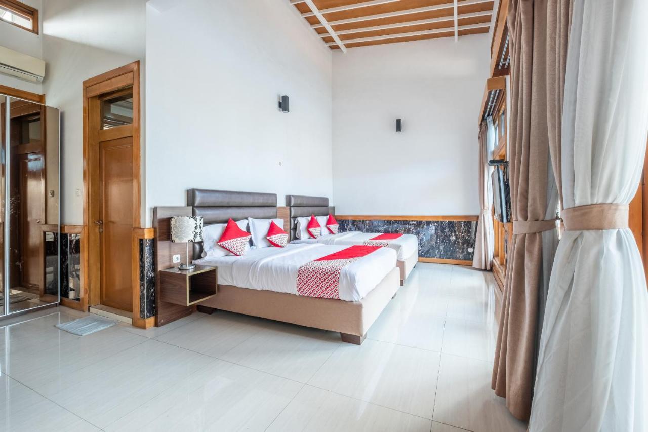 Oyo 1210 Nice Guesthouse Бандунг Экстерьер фото