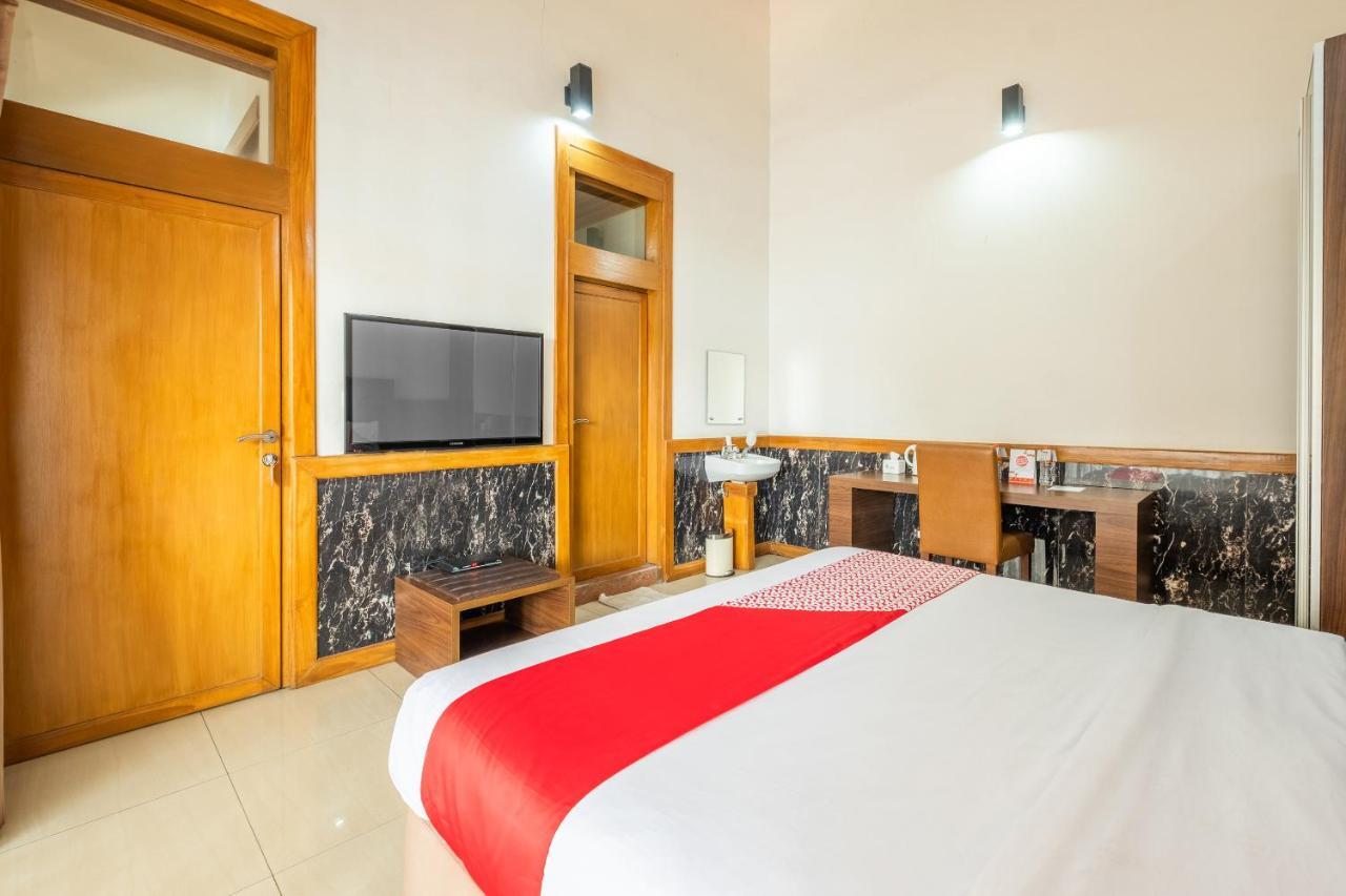 Oyo 1210 Nice Guesthouse Бандунг Экстерьер фото
