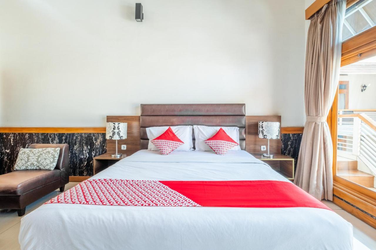 Oyo 1210 Nice Guesthouse Бандунг Экстерьер фото