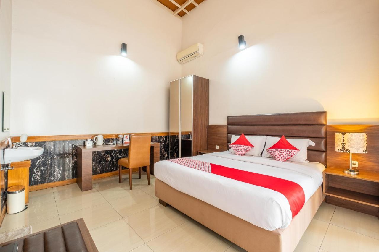 Oyo 1210 Nice Guesthouse Бандунг Экстерьер фото