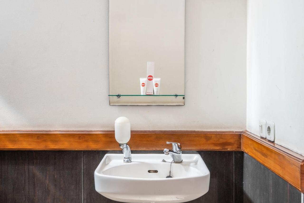 Oyo 1210 Nice Guesthouse Бандунг Экстерьер фото
